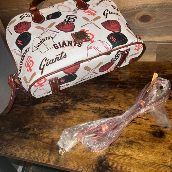 Dooney & Bourke SFGiants - Picture 3 of 3